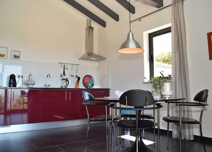 Pirilampo アパート モンシケ